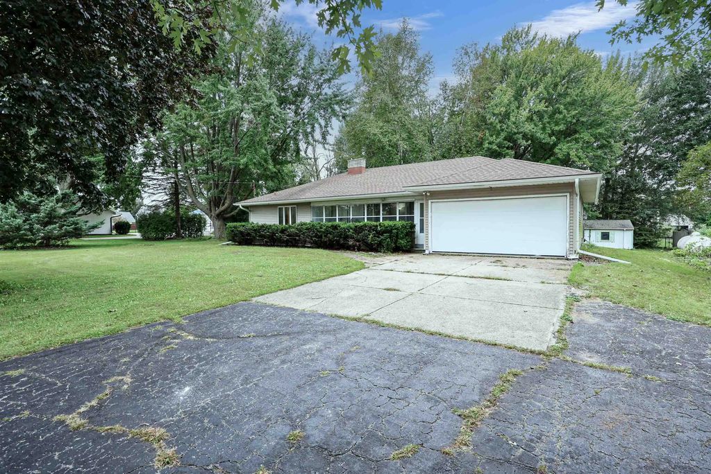 4939 N Meade Street, APPLETON