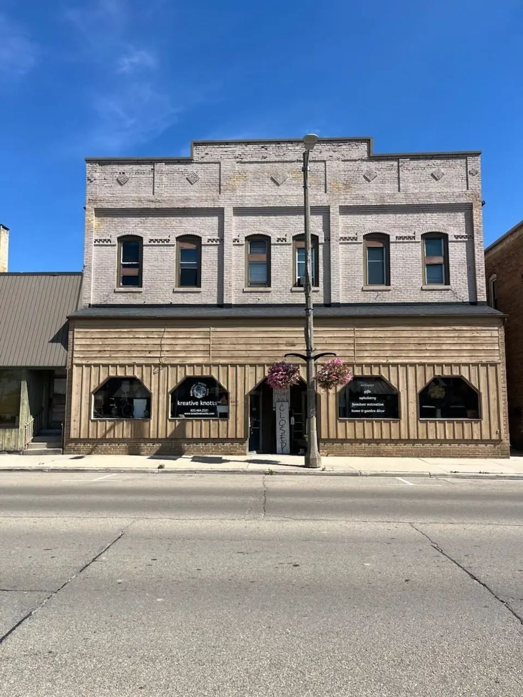 208 N Main Street, BRILLION