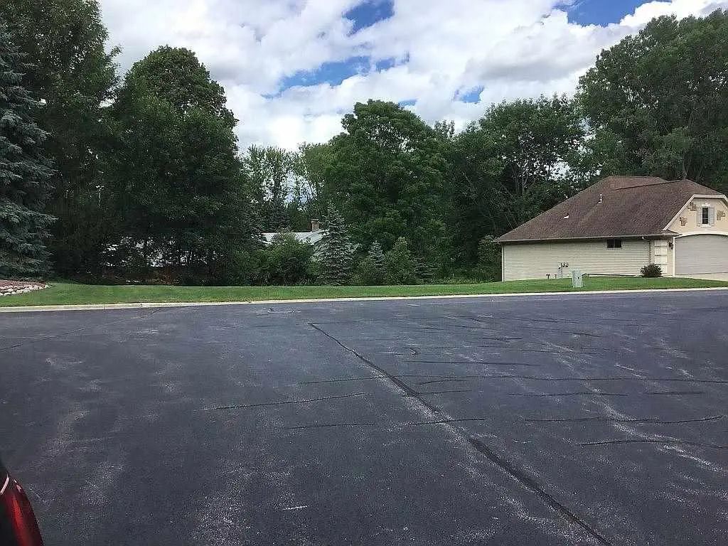 1330 North Lake Court, APPLETON