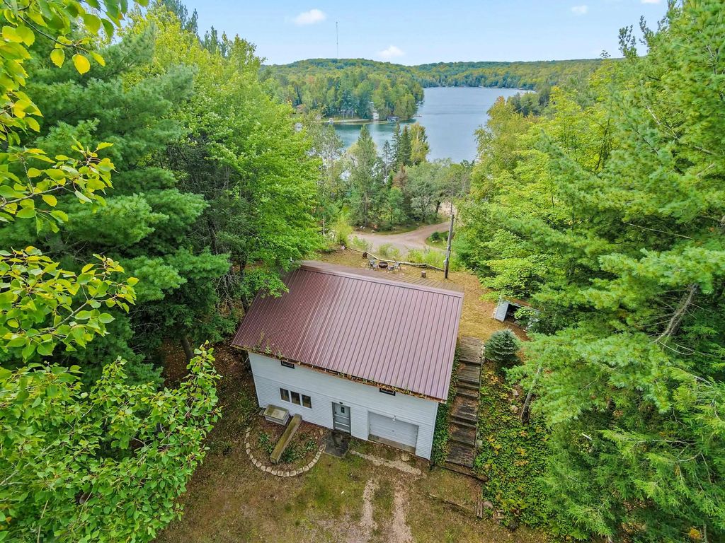15808 E Chain Lake Road, LAKEWOOD