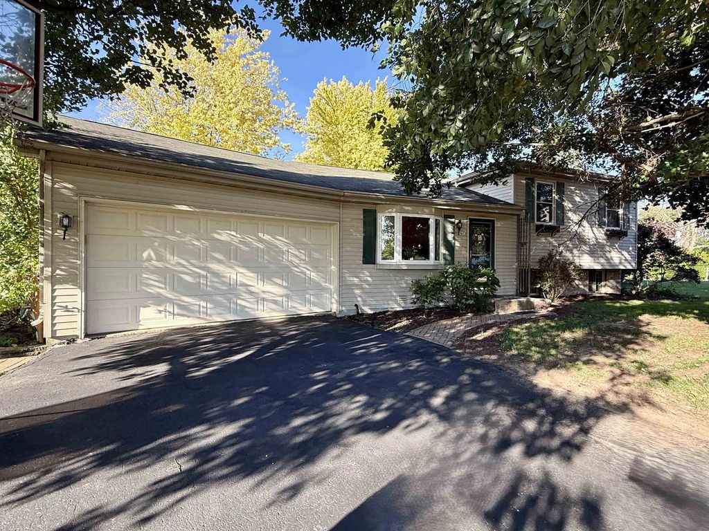 3850 Harvest Court, OSHKOSH
