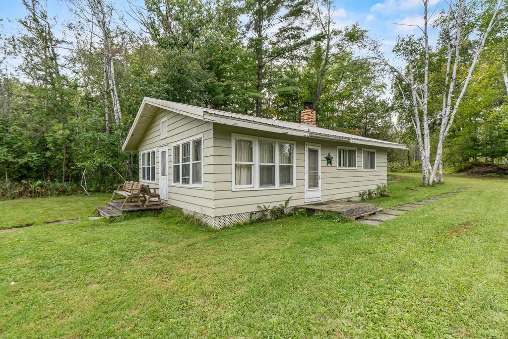 W11646 W 18th Road, POUND
