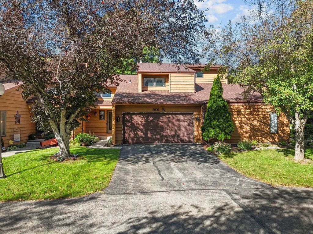 901 E Windfield Place B, APPLETON