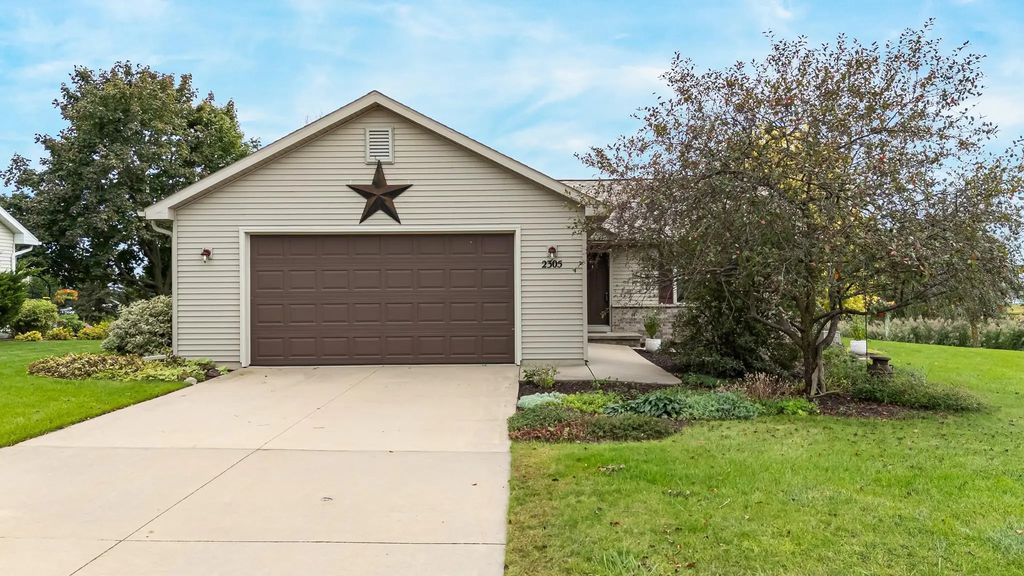 2305 Hearthstone Drive, KAUKAUNA