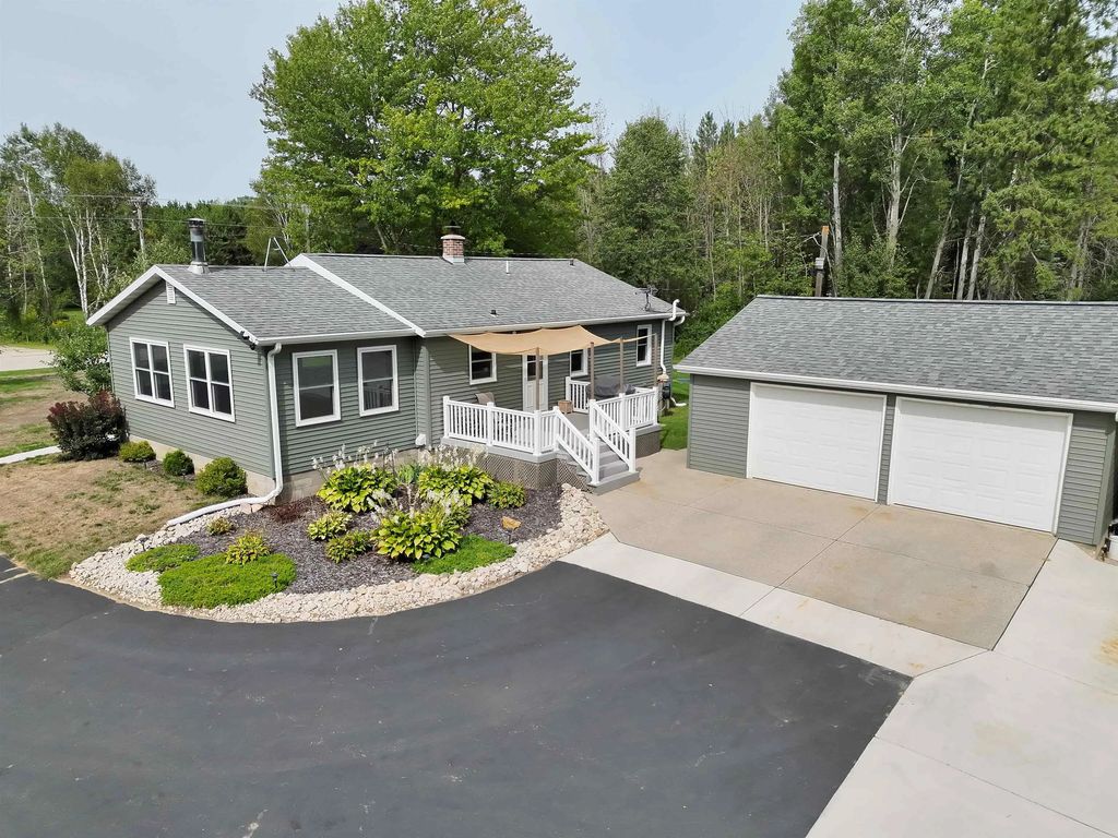 N2954 N 23rd Road, COLEMAN