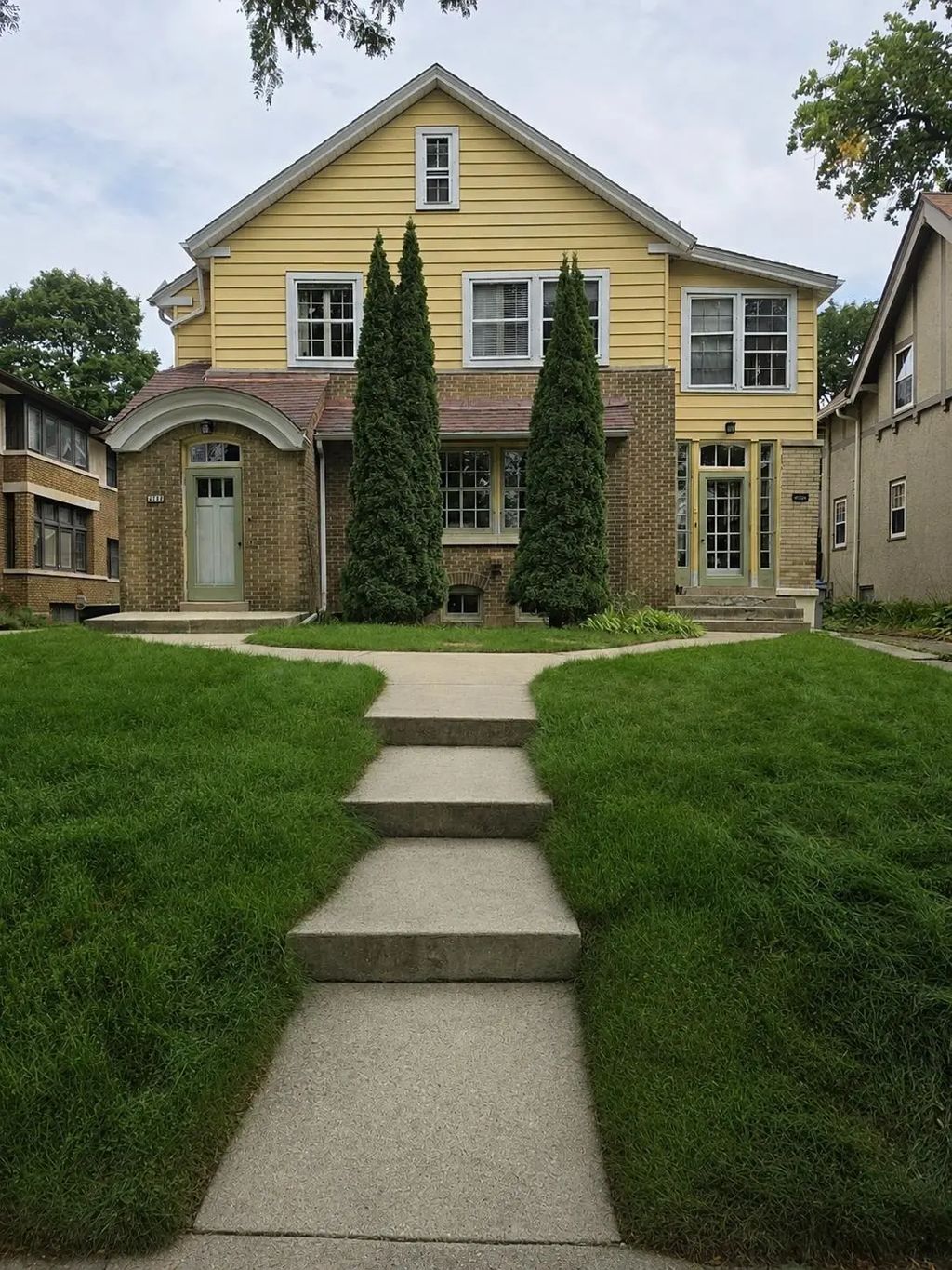 2928 N Downer Avenue, MILWAUKEE