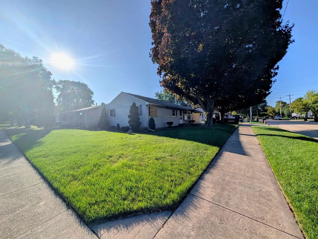 2500 S Kernan Avenue, APPLETON