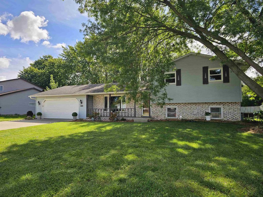 2456 Heather Road, GREEN BAY