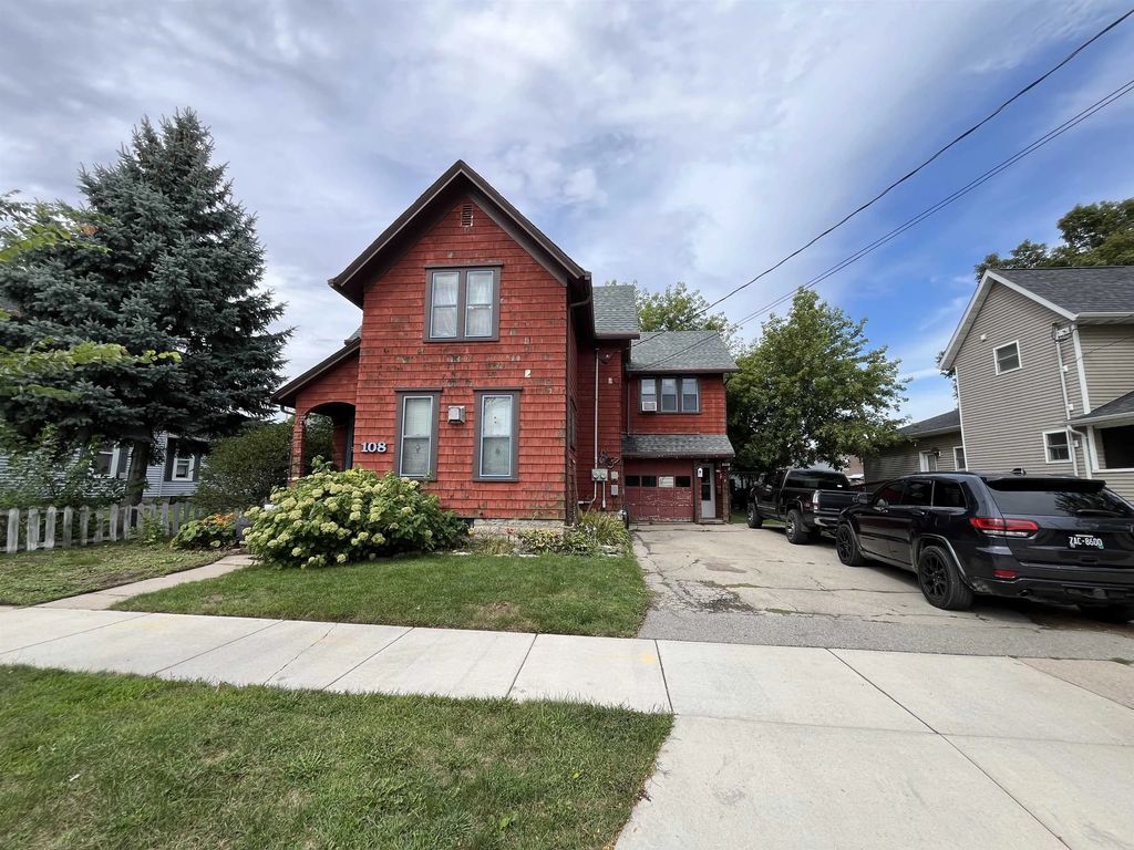 108 E Atlantic Street, APPLETON
