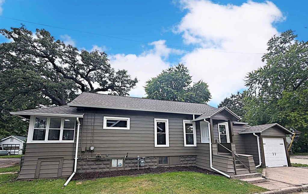 811 Randall Place, OSHKOSH