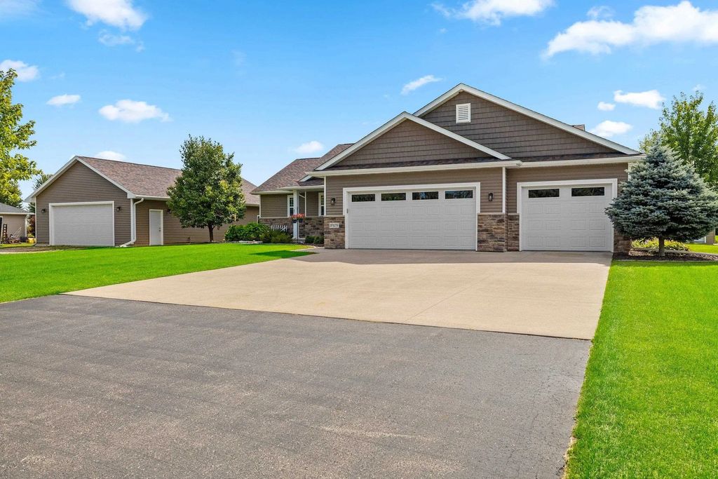 W6179 Everglade Road, GREENVILLE