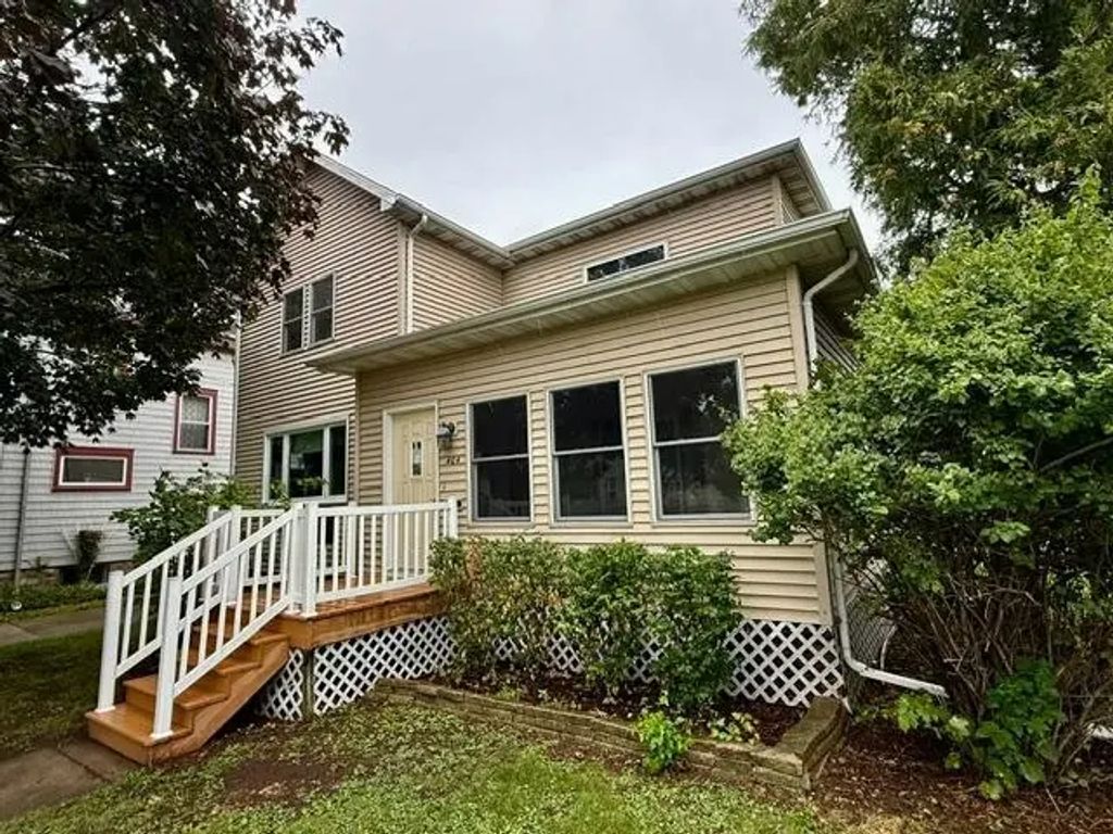 404 1st Street, MENASHA