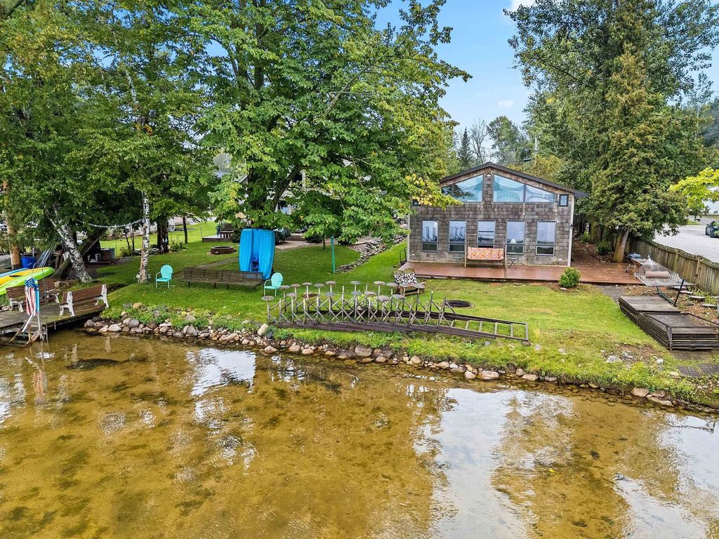 9401 County Road G, SURING