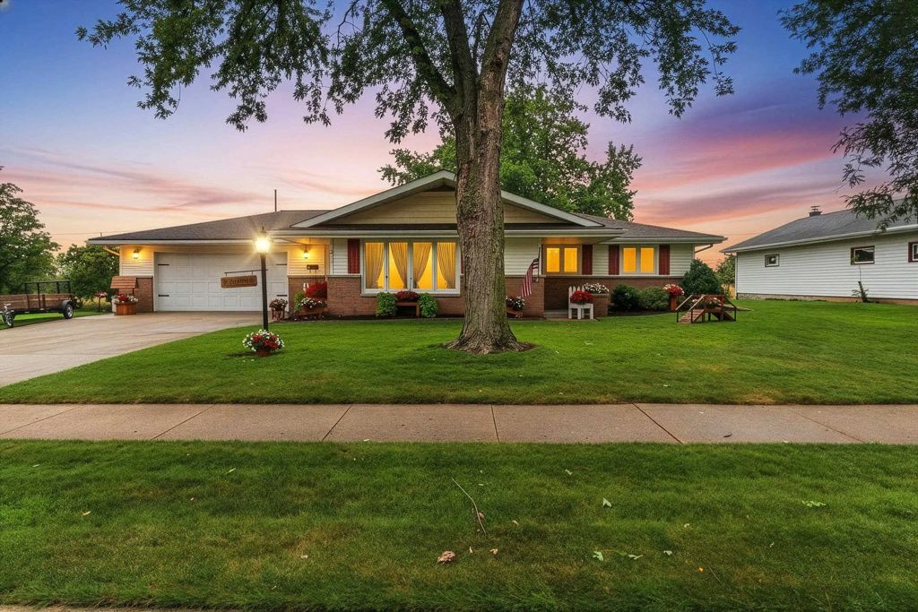 233 E National Avenue, BRILLION
