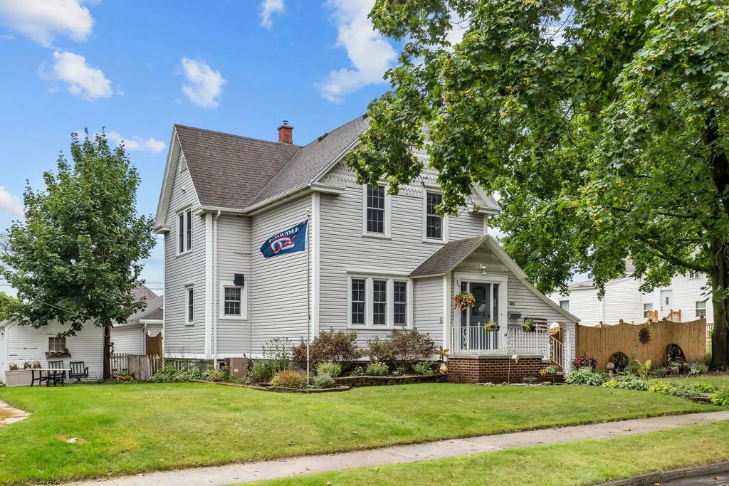 909 N 14th Street, MANITOWOC