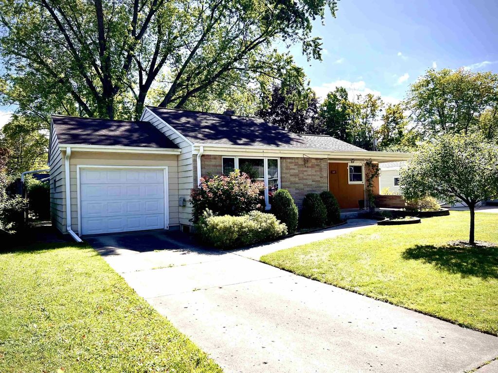 827 Colonial Avenue, GREEN BAY