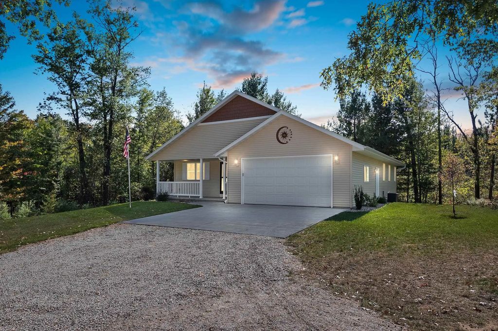 W5873 S Oak Park Circle, SHAWANO