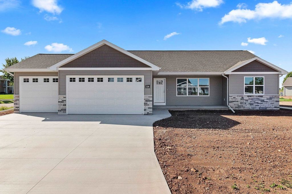 530 Willow Court, NEW LONDON