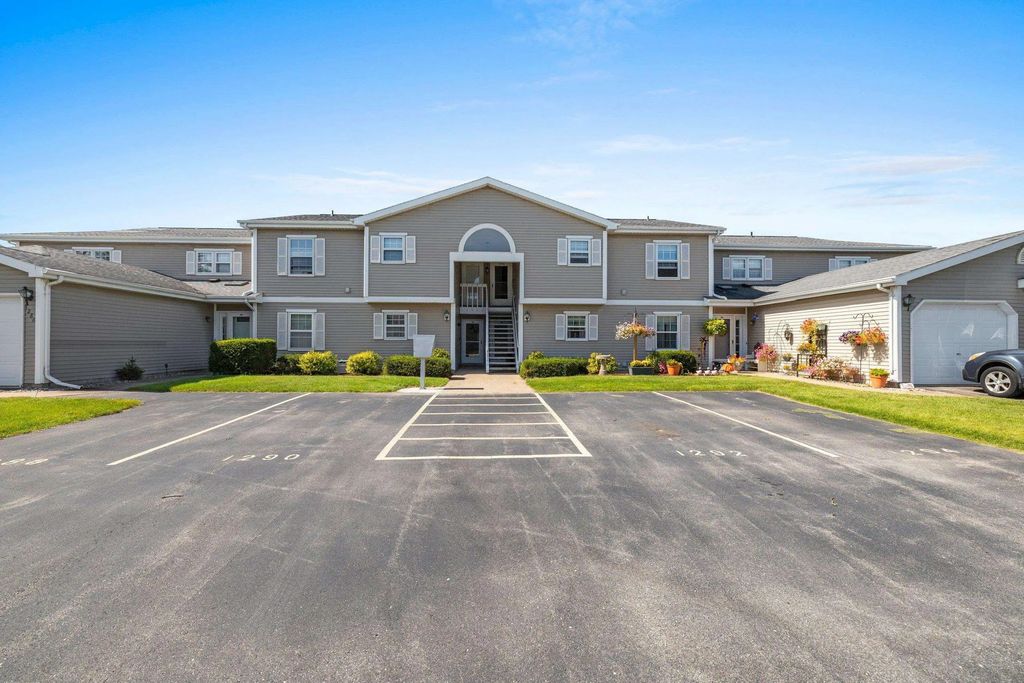 1294 Wittmann Park Lane, MENASHA