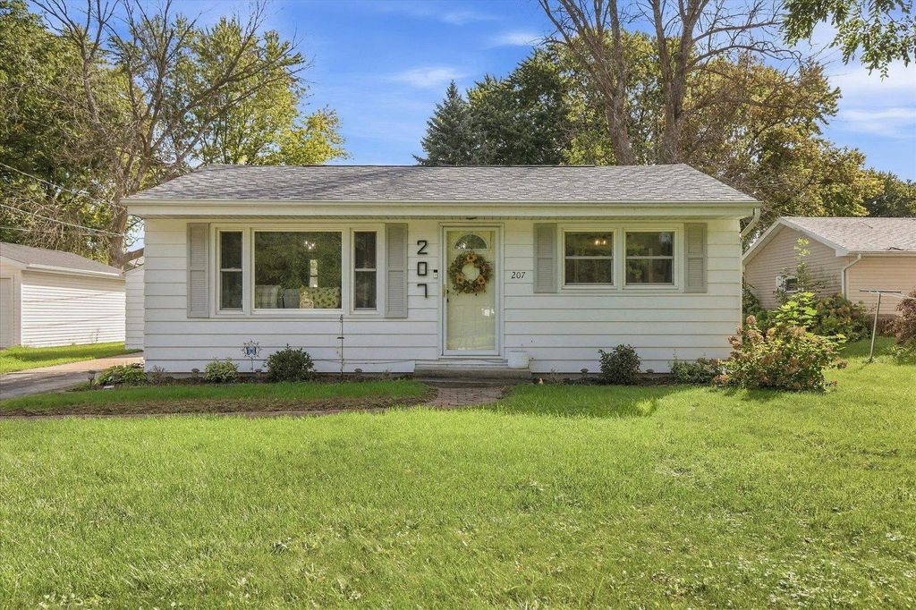 207 N 5th Street, WINNECONNE