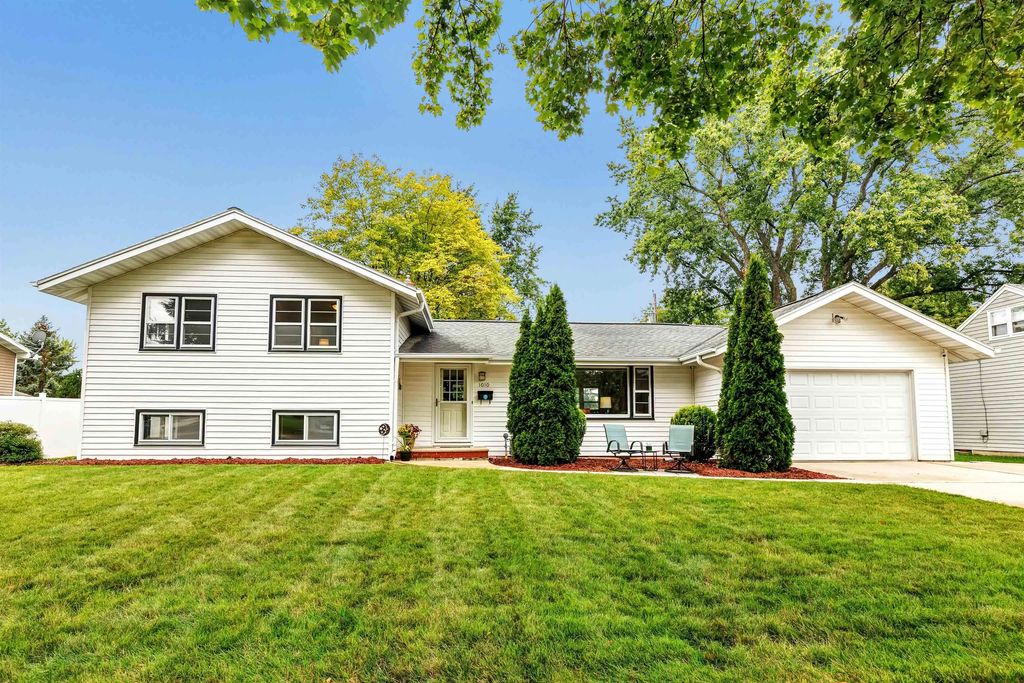 1010 Robin Street, DE PERE