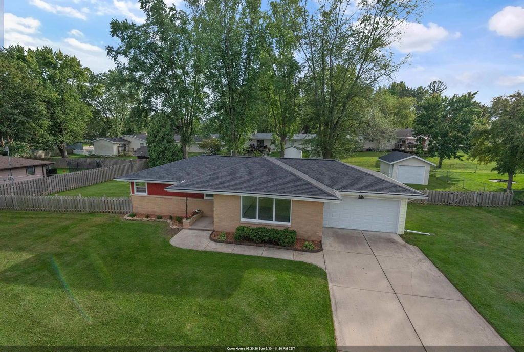 1607 Cormier Road, GREEN BAY