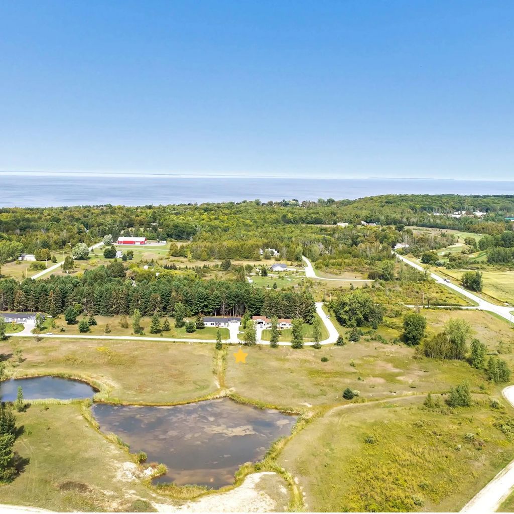 N Summerset Circle 5, STURGEON BAY