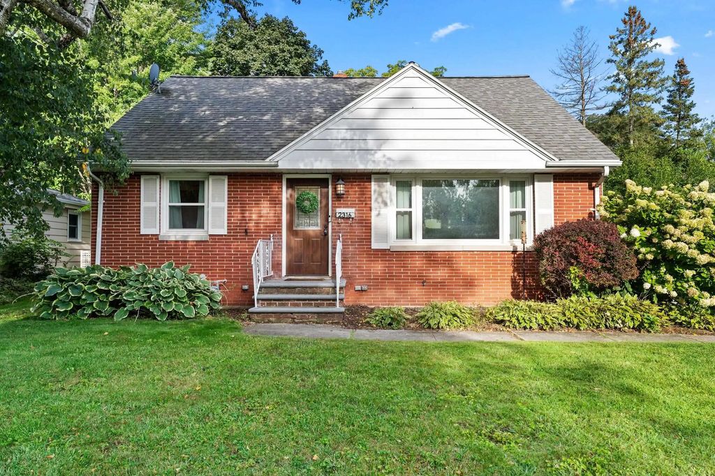 2316 Meadow Lane, GREEN BAY