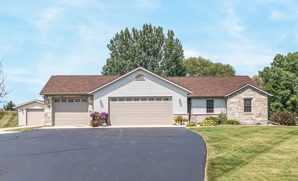 206 Donovan Circle, ROSENDALE