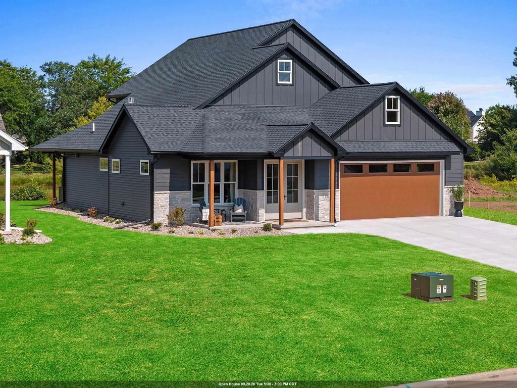 1871 Ledgeview Road, DE PERE