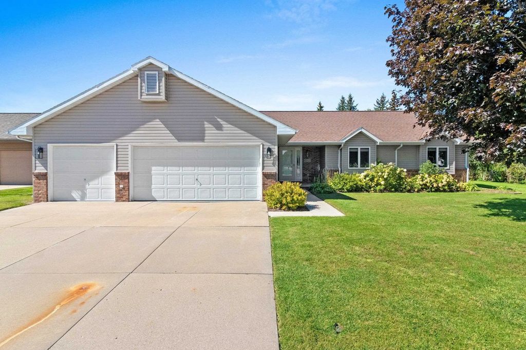 3529 N Chappell Drive, APPLETON
