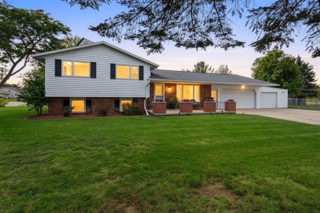 3467 Golf Drive, GREEN BAY