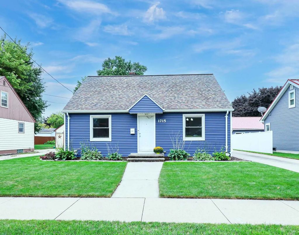 1715 E College Avenue, APPLETON