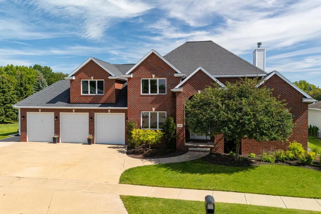 494 Windingbrook Drive, OSHKOSH