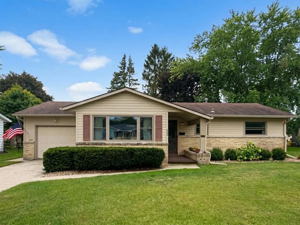 2529 38th Street, TWO RIVERS