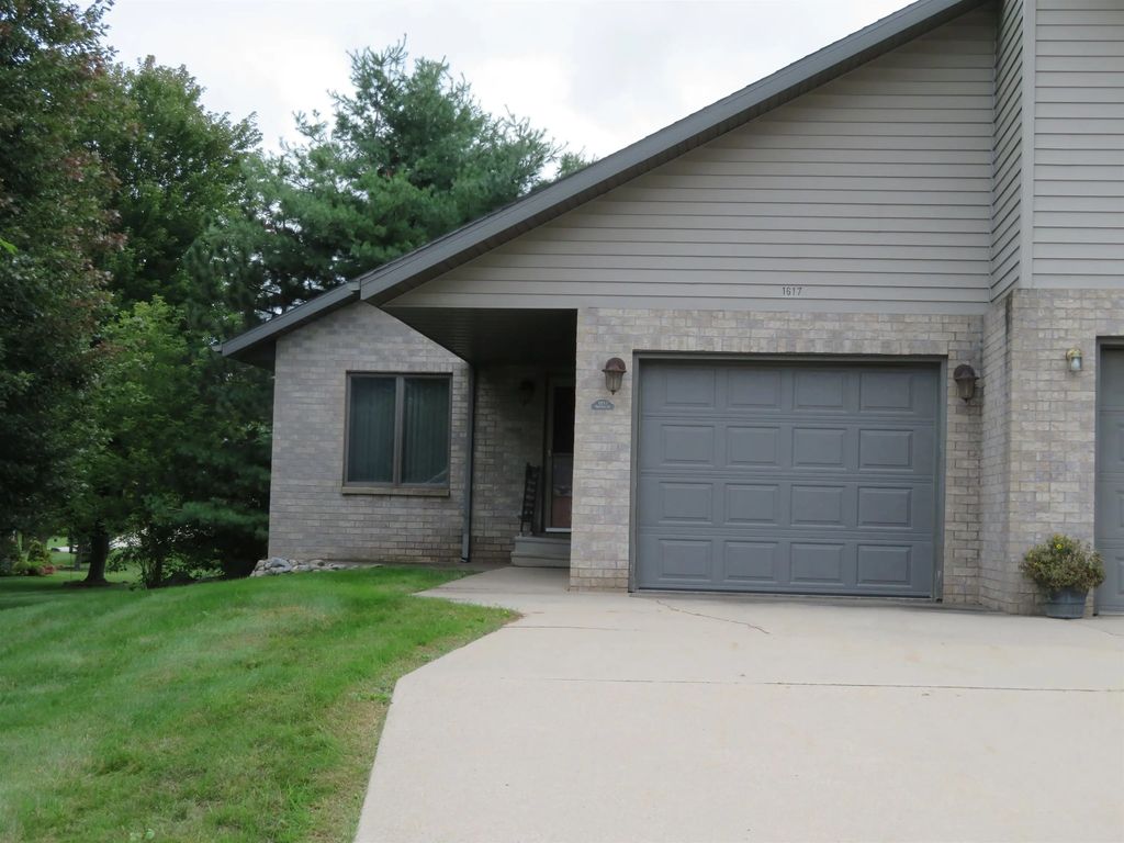 1617 Spruce Court, SHAWANO