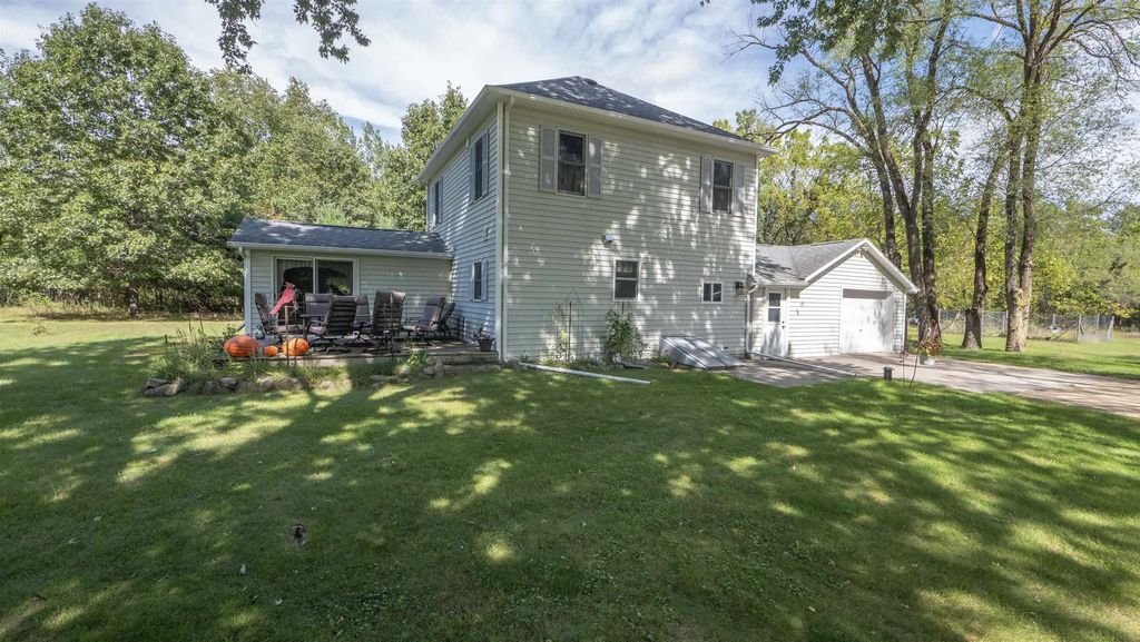 W5442 County Road F, NESHKORO