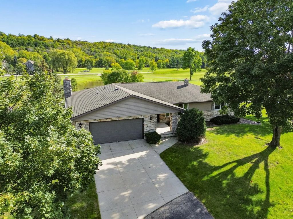 W4935 Sunset Lake Court, SHERWOOD