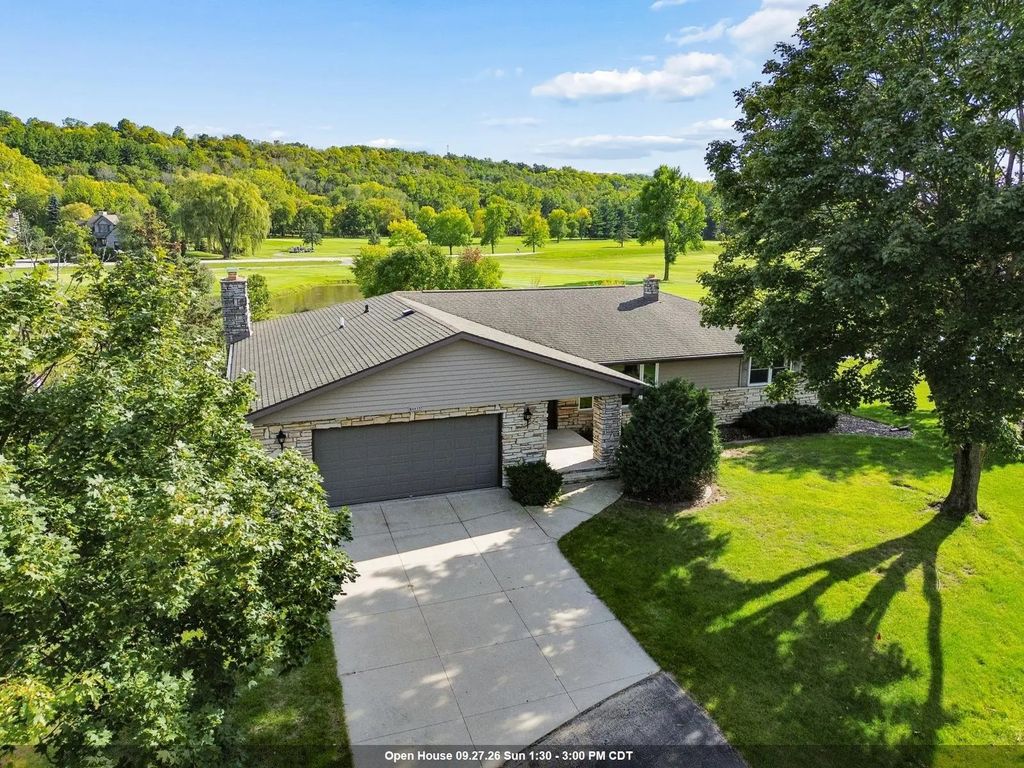 W4935 Sunset Lake Court, SHERWOOD