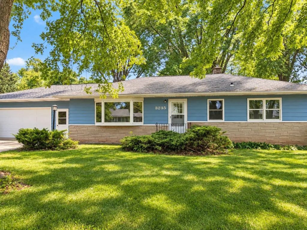 3235 N Morrison Street, APPLETON