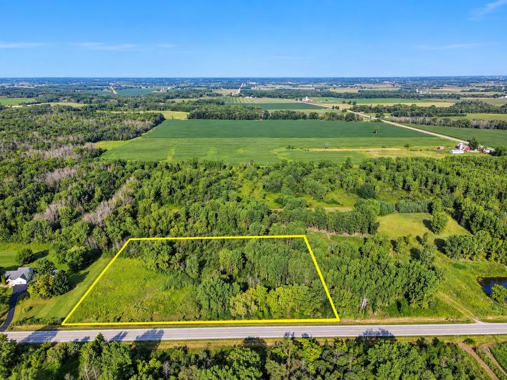 N9155 County Rd U, SEYMOUR