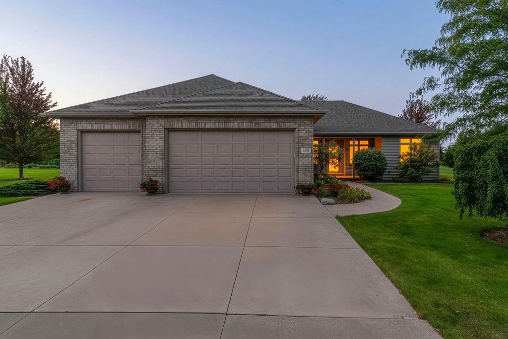 442 Windmill Drive, KAUKAUNA