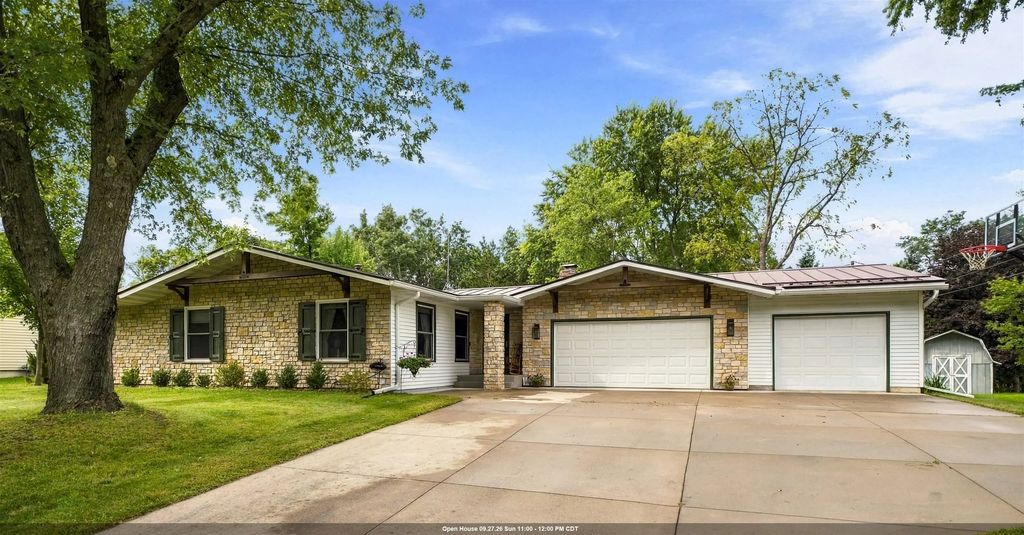 416 S Harrison Street, WAUPACA