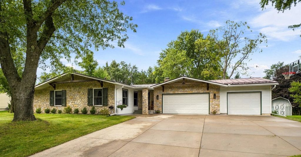 416 S Harrison Street, WAUPACA