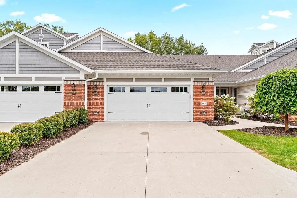 2617 Bay Harbor Circle 2, GREEN BAY