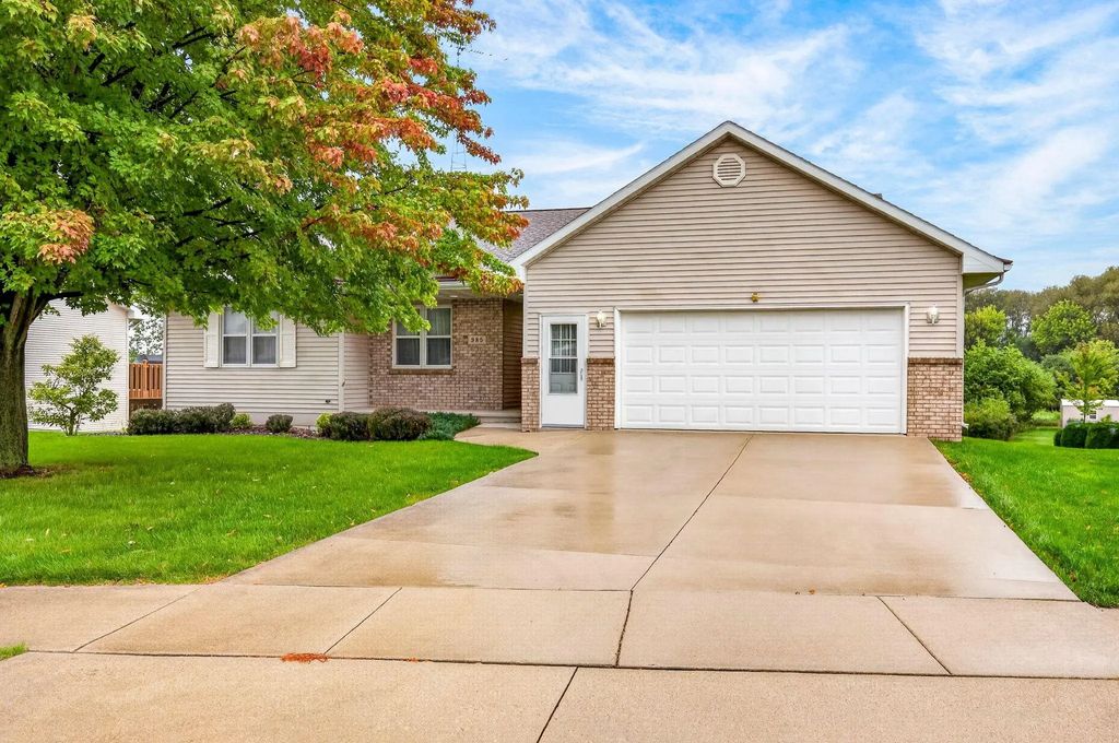 985 Springs Road, FOND DU LAC