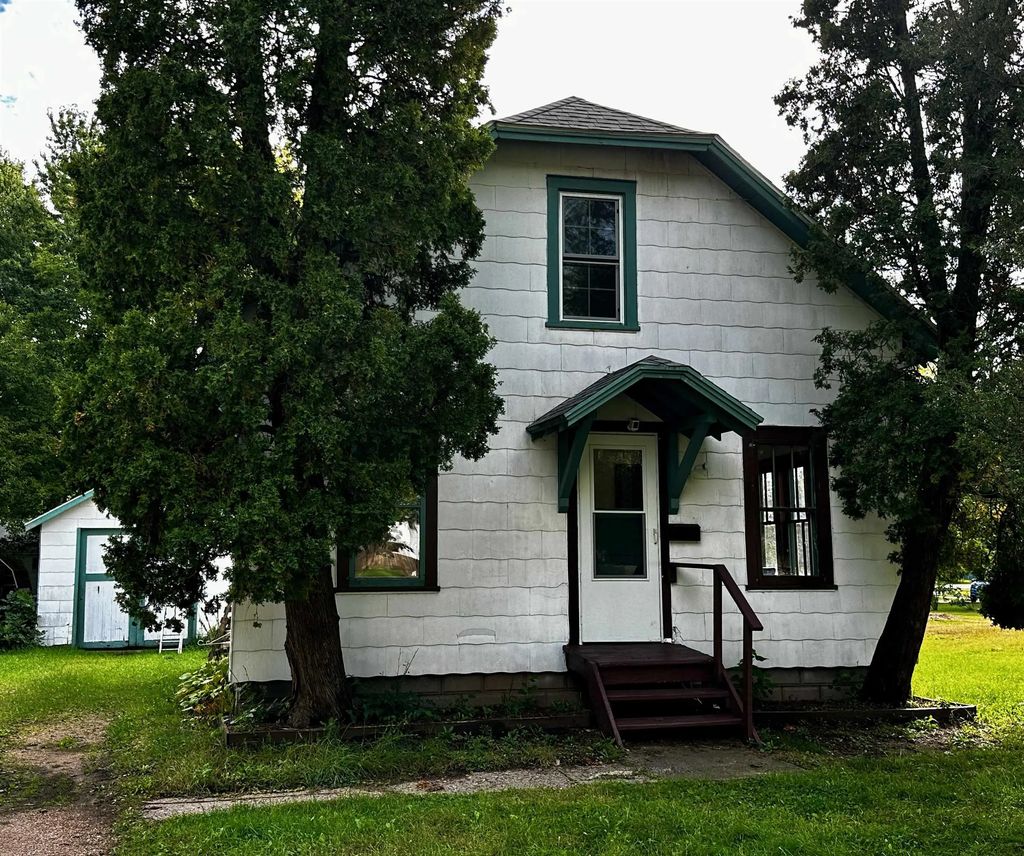 809 9th Street, WAUPACA
