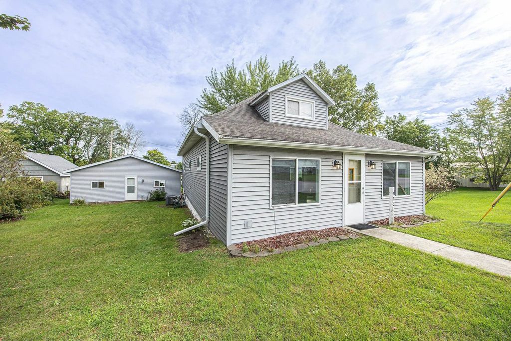 250 N Oakland Avenue, OCONTO FALLS