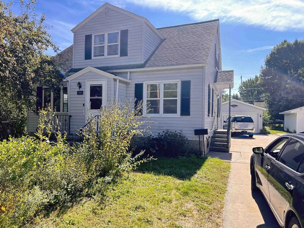 3009 Hall Avenue, MARINETTE