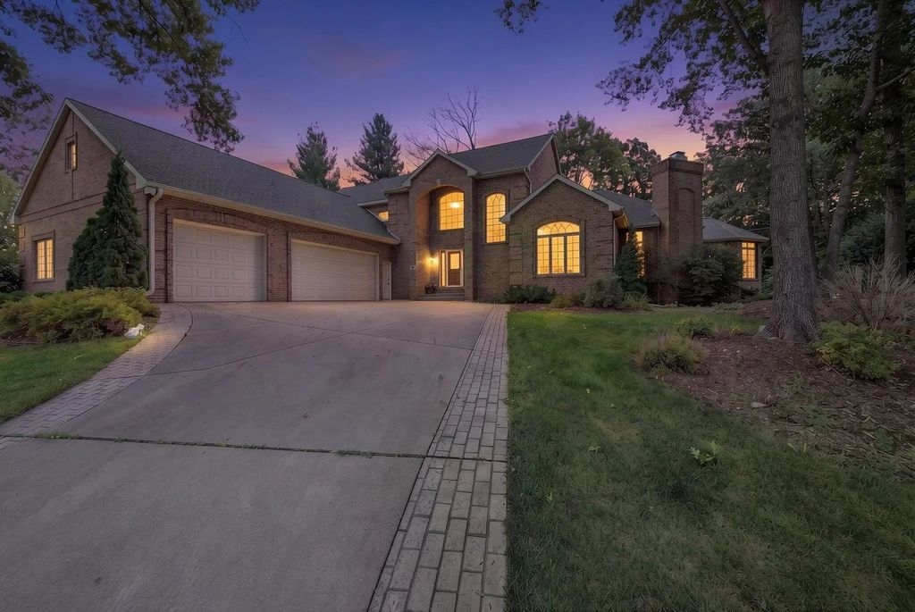 1935 E Telemark Circle, GREEN BAY